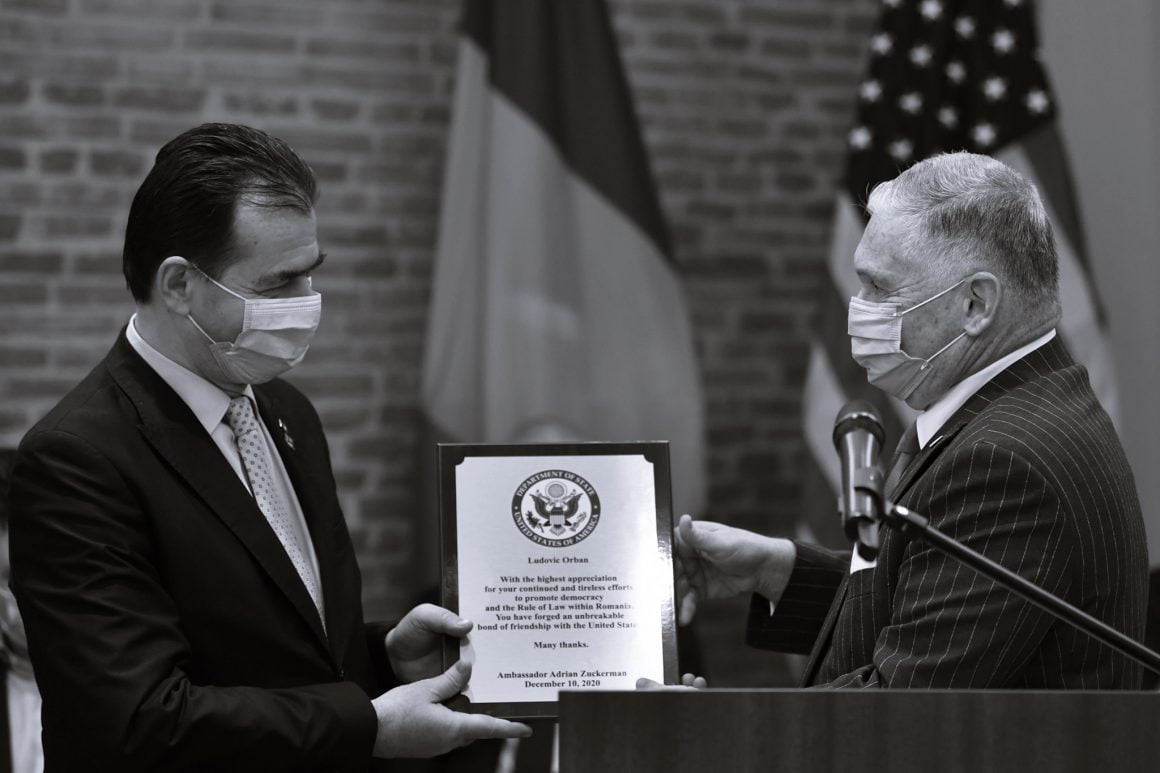 Ambasadorul Zuckerman i-a acordat o diplomă onorifică lui Ludovic Orban pentru „lupta împotriva traficului de persoane”