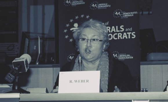 Renate Weber Renate Weber, acuzată de încălcări ale Constituției în ultimii 3 ani