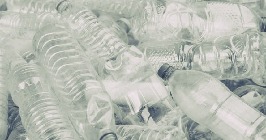 Plastic Ministerul Mediului, acuzat că a ratat transpunerea directivei privind eliminarea plasticului
