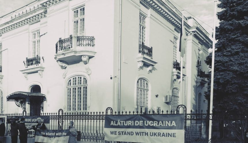 Ambasada Rusiei în România încearcă să justifice masacrul din Ucraina, acuzând regimul din Kiev de crime de război