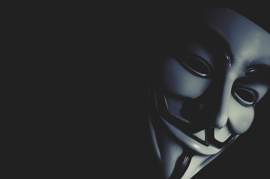 RĂZBOIUL CIBERNETIC CONTINUĂ: Grup de Facebook pro-rus, eliminat de hackerii Anonymous